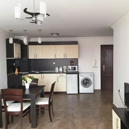 ホテル Monastery 1 Complex First Line