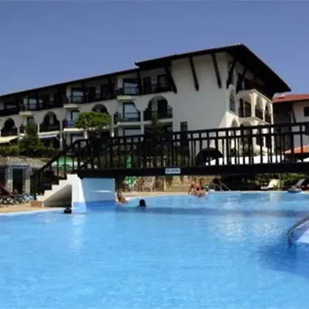 ホテル Monastery 1 Complex First Line